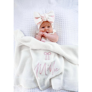 Personalised baby blanket white with embroidered name Millie and Bow